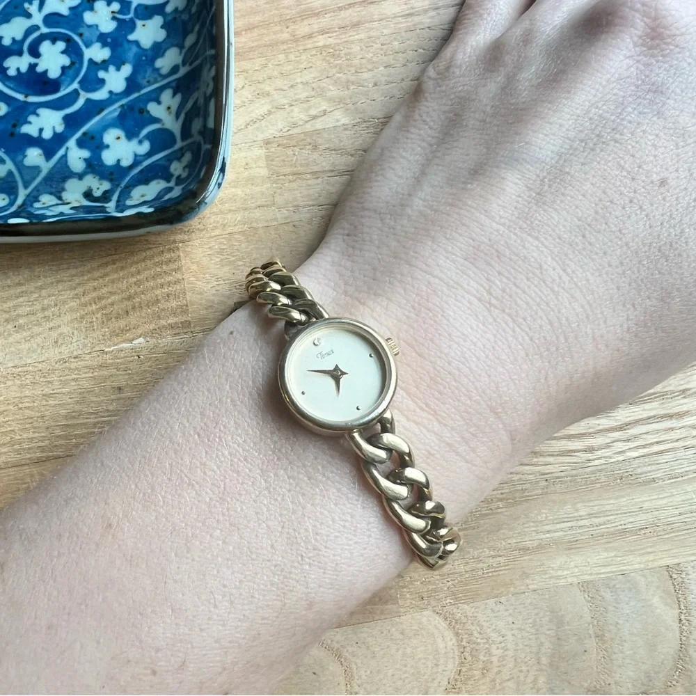 Timex ladies gold tone curb chain bracelet watch NEW BATTERY